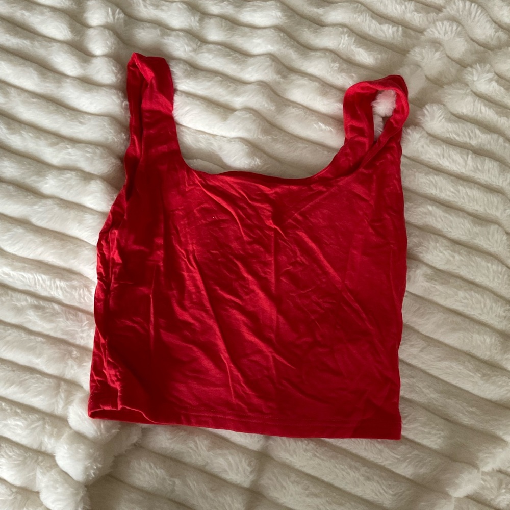 Amazon Red Sleeveless Women's Top